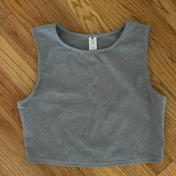 Yogalicious Tops - Yogalicious Grey Crop Cropped Sleeveless Tank Top Women M